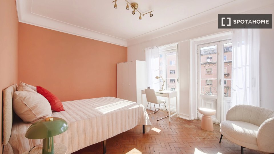 Double room Lisbon, 6 beds — photo 1