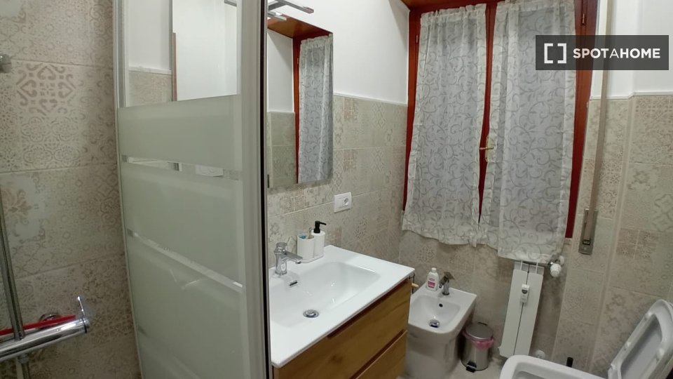 Double room Rome, 3 beds, 75m² — photo 88