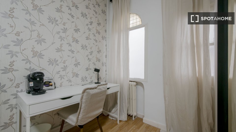 Double room Madrid, 9 beds — photo 6