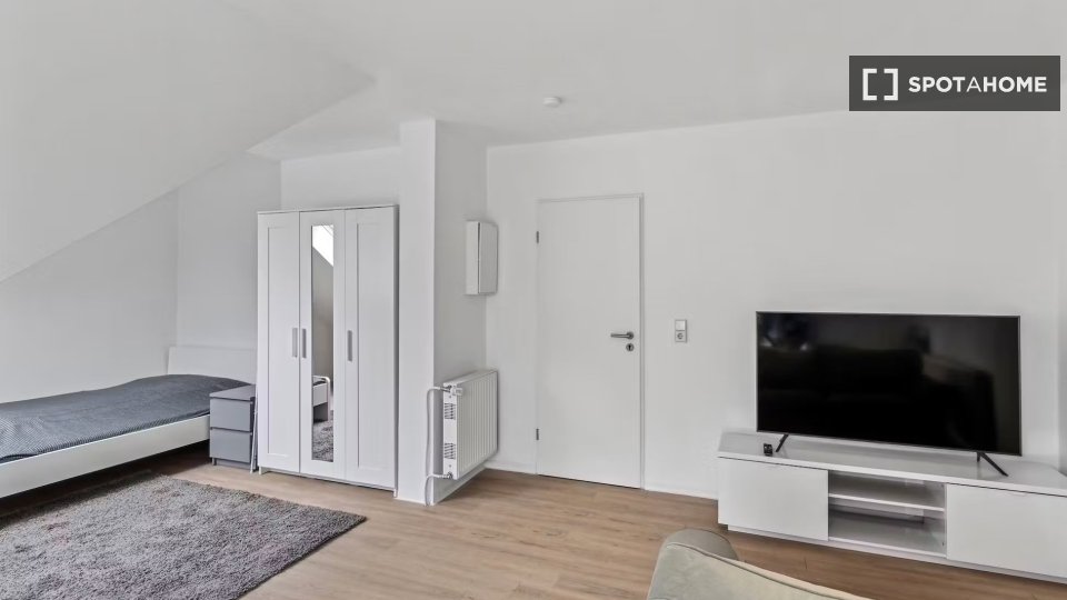 Double room Hamburg, 3 beds, 74m² — photo 40