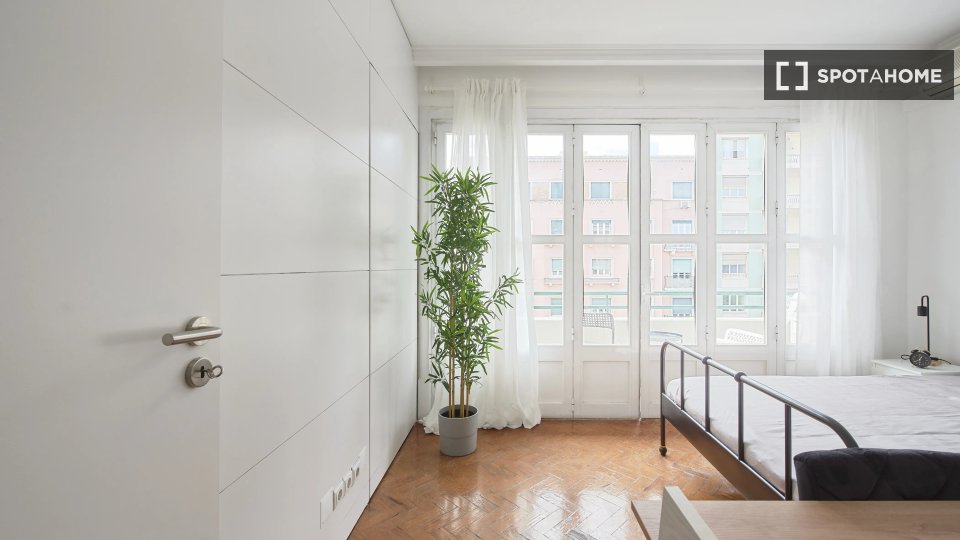 Double room Lisbon, 8 beds — photo 2