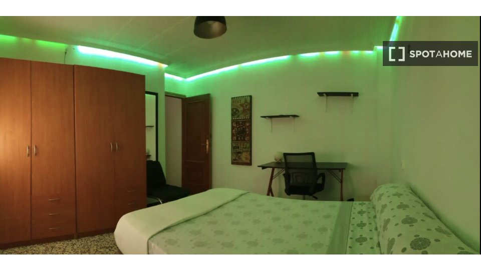 Double room Alicante, 4 beds, 100m² — photo 4