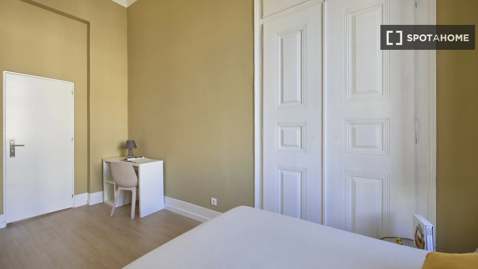 Double room Lisbon, 9 beds — photo 12