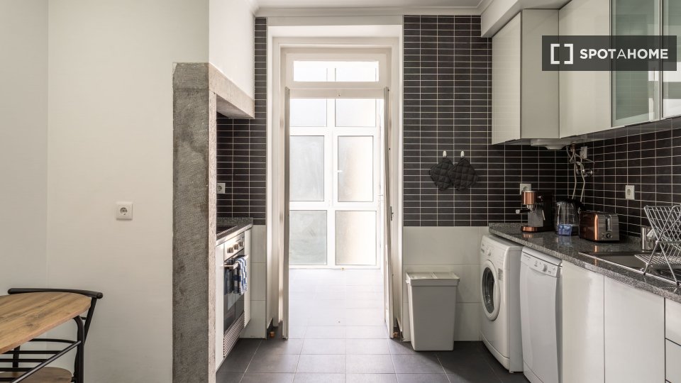 Apartment mono Lisbon, 50m² — photo 2