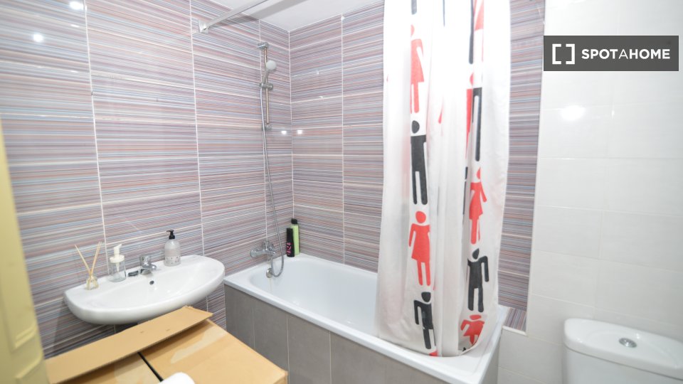 Double room Santander, 3 beds — photo 1