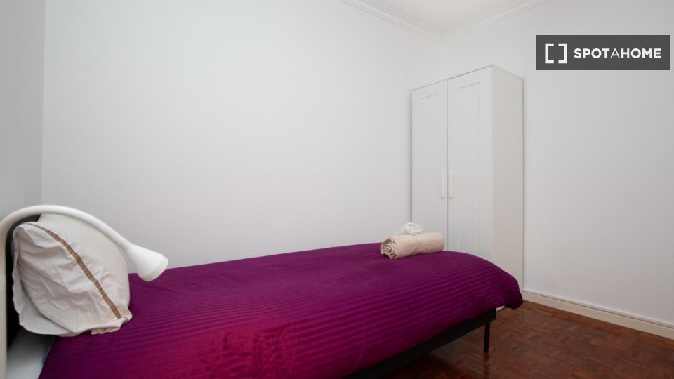 Double room Lisbon, 4 beds, 100m² — photo 17