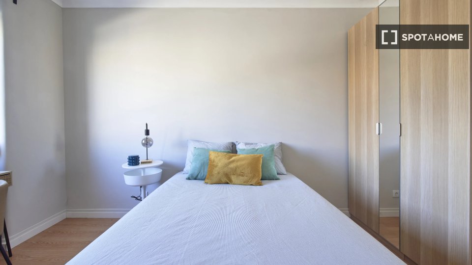 Double room Lisbon, 6 beds — photo 11