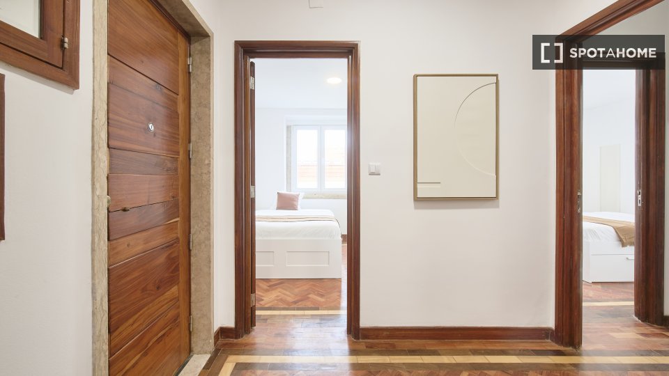 Double room Lisbon, 9 beds — photo 13
