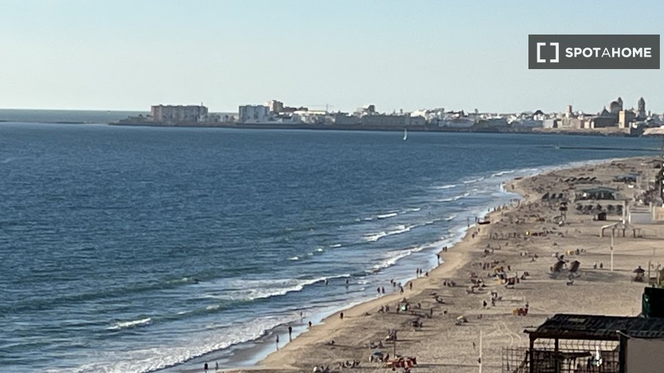 Apartment Cadiz, 3 beds, 110m² — photo 14
