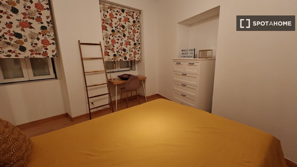 Double room Lisbon, 2 beds, 80m² — photo 12