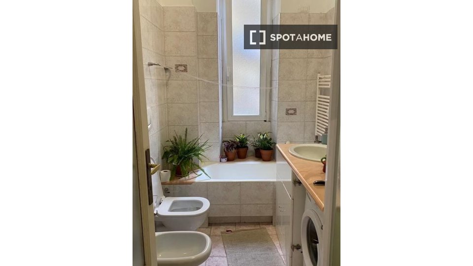 Double room Milan, 2 beds — photo 3