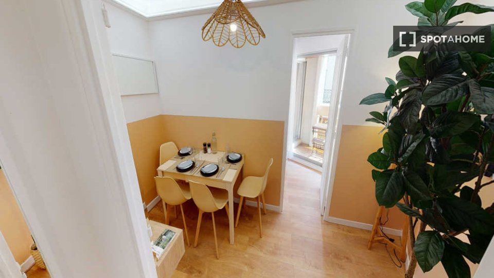 Double room Paris, 3 beds, 60m² — photo 12