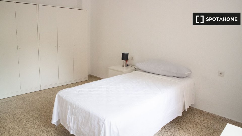 Double room Valencia, 4 beds — photo 12