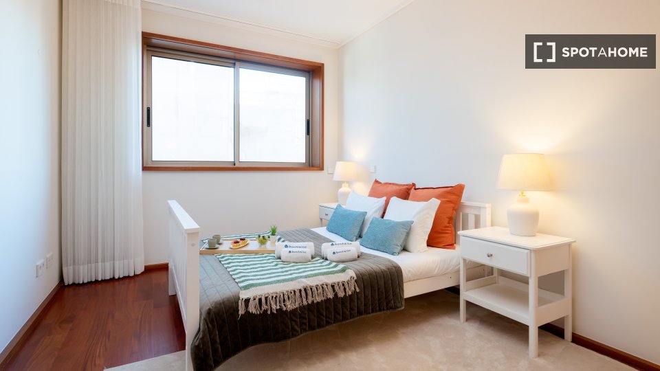 Apartment Porto, 4 beds, 80m² — photo 5