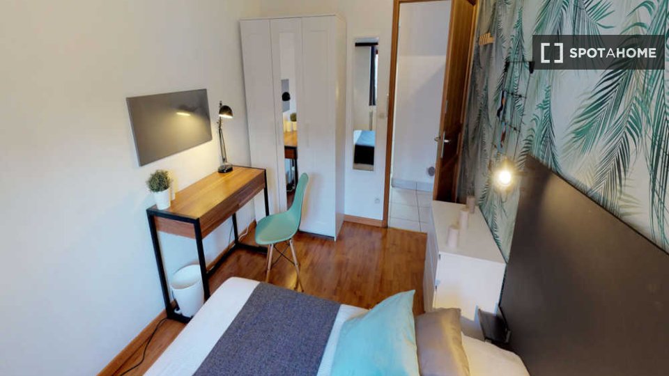 Double room Lyon, 5 beds, 130m² — photo 16