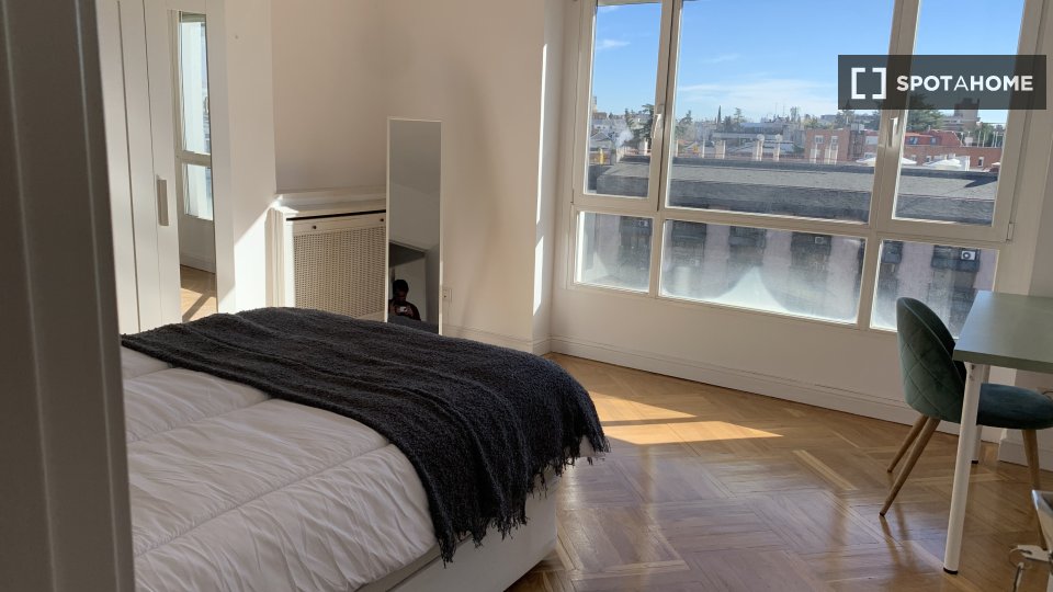 Double room Madrid, 6 beds — photo 17
