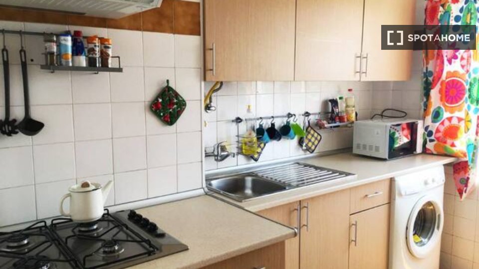 Apartment Lisbon, 3 beds, 74m² — photo 10