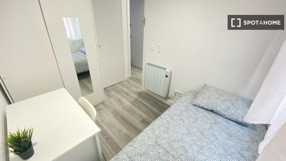 Chambre double Madrid, 4 chambres — photo 15