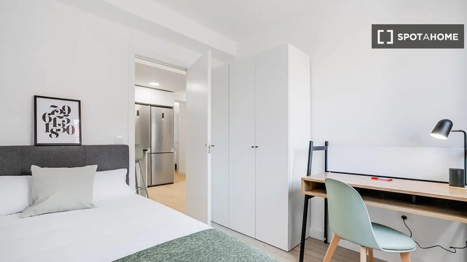 Double room Madrid, 11 beds — photo 14