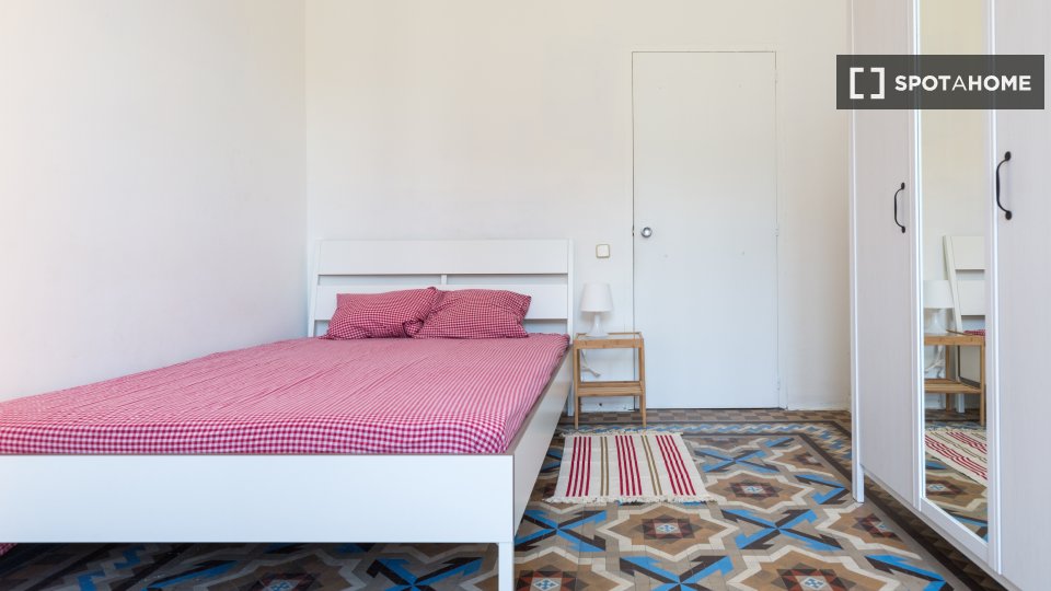 Double room Barcelona, 9 beds, 175m² — photo 1