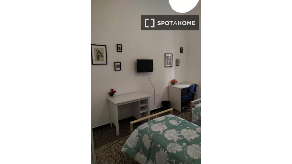 Double room Genoa, 4 beds — photo 16
