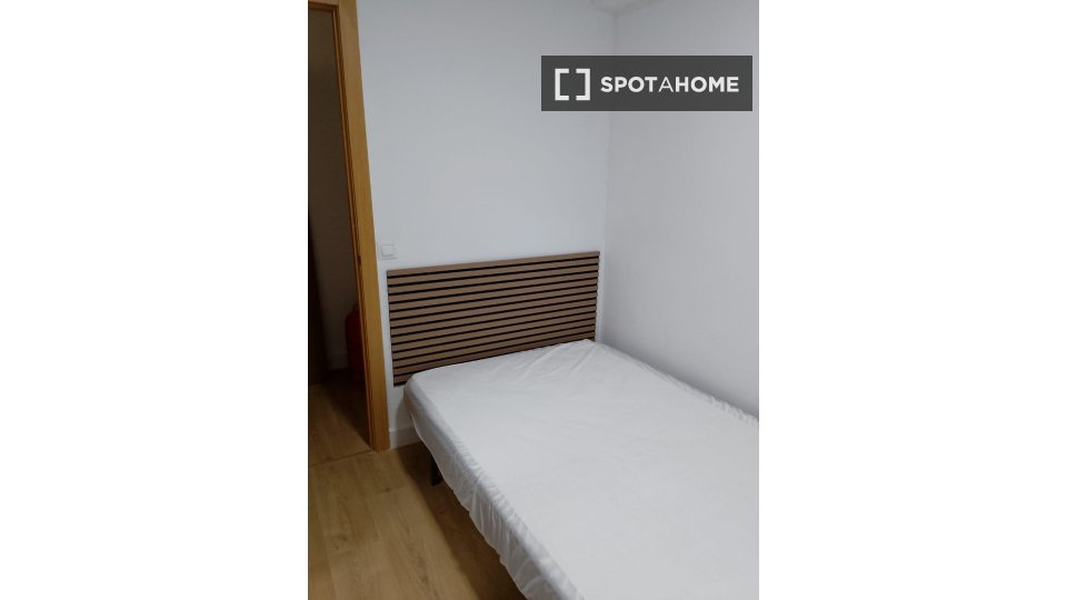 Double room Alicante, 5 beds — photo 13