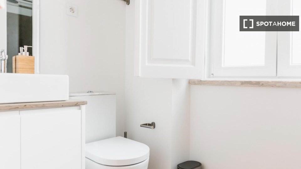 Apartment Lisbon, 1 bed, 55m² — photo 7