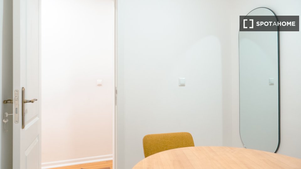 Double room Lisbon, 6 beds — photo 12