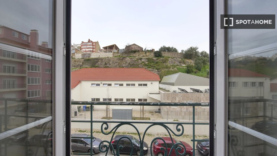 Double room Lisbon, 4 beds — photo 14