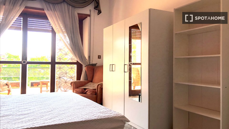 Double room Rome, 5 beds — photo 2