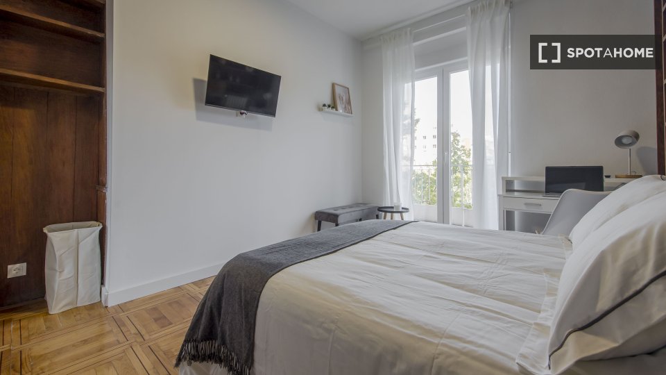 Double room Madrid, 9 beds, 200m² — photo 10