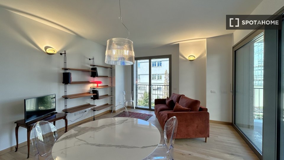 Apartment Milan, 1 bed, 63m² — photo 1
