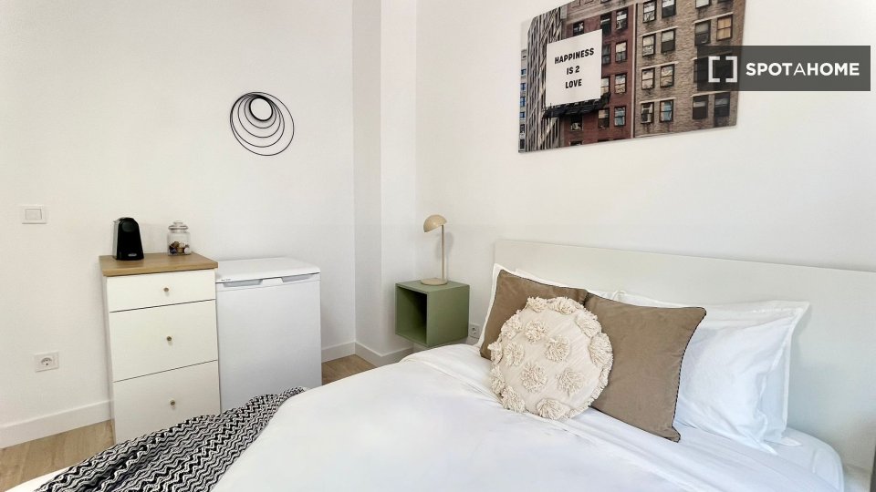 Double room Madrid, 7 beds — photo 10