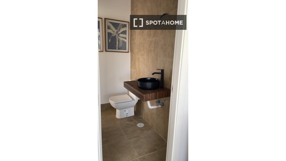 Apartment Huelva, 4 beds, 250m² — photo 4
