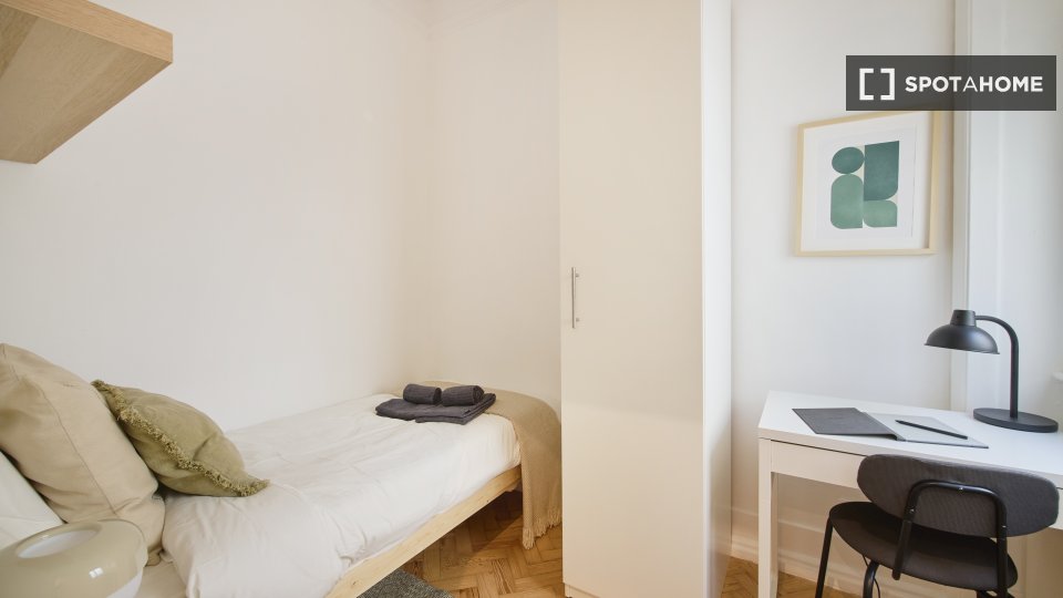 Double room Lisbon, 10 beds — photo 19
