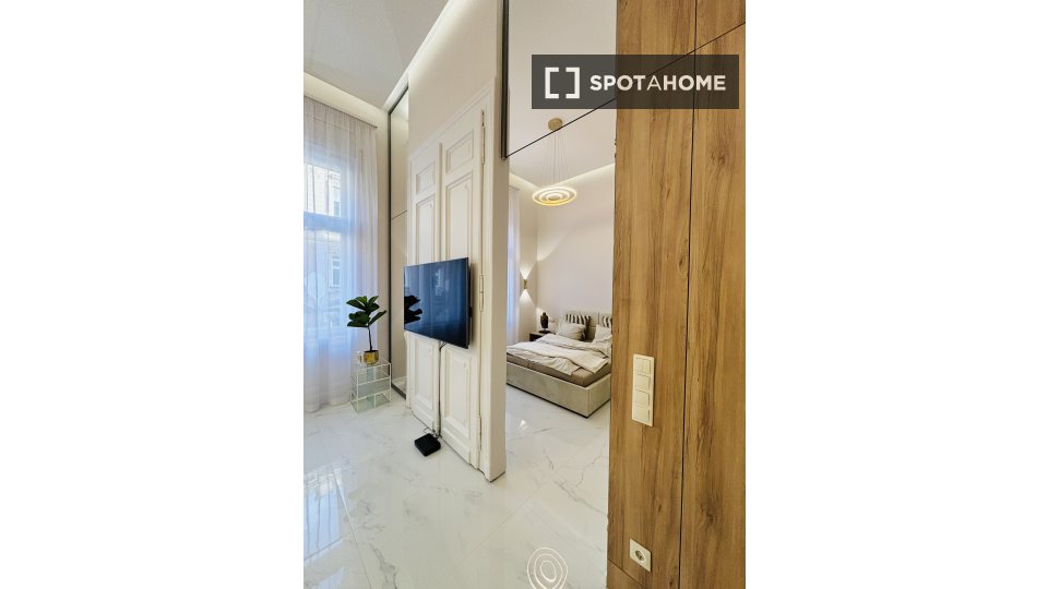 Apartment Budapest, 2 beds, 90m² — photo 5