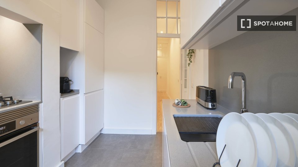 Apartment Lisbon, 3 beds — photo 18