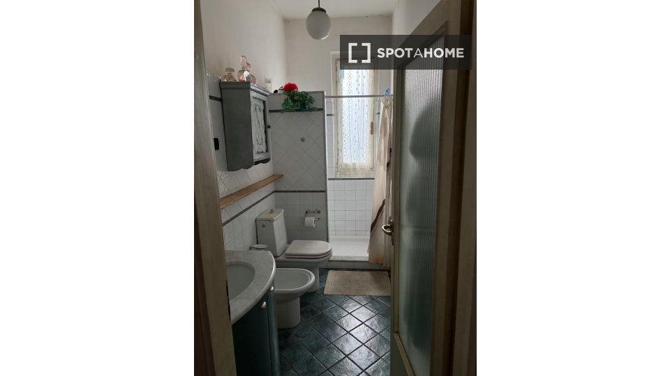 Double room Florence, 3 beds, 115m² — photo 4