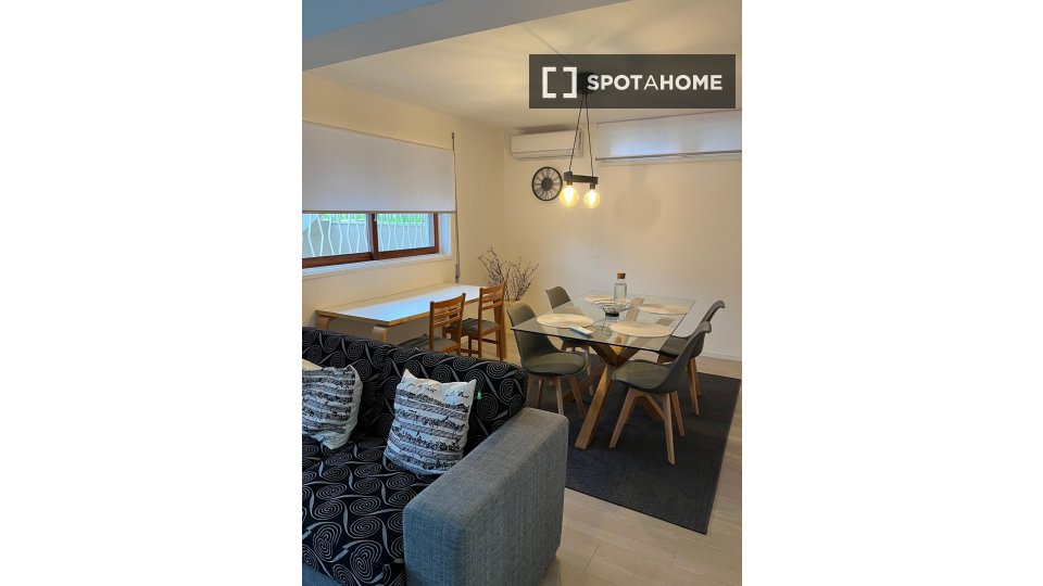 Double room Porto, 3 beds, 85m² — photo 2