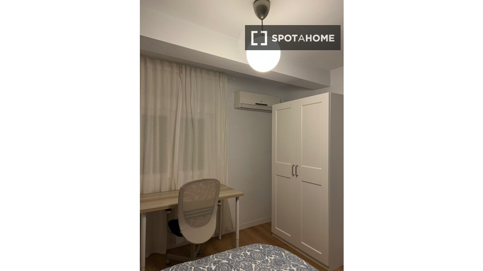 Double room Almeria, 2 beds — photo 2
