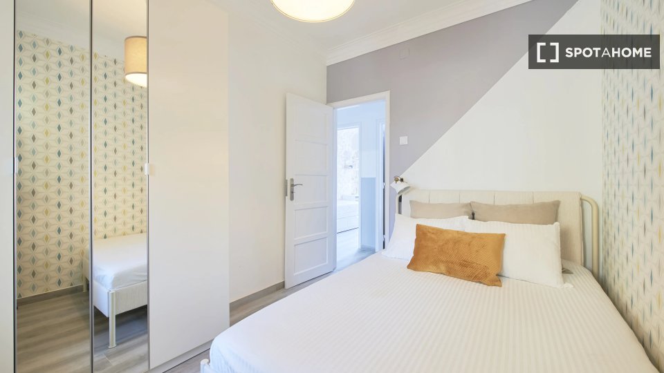 Double room Lisbon, 4 beds — photo 3