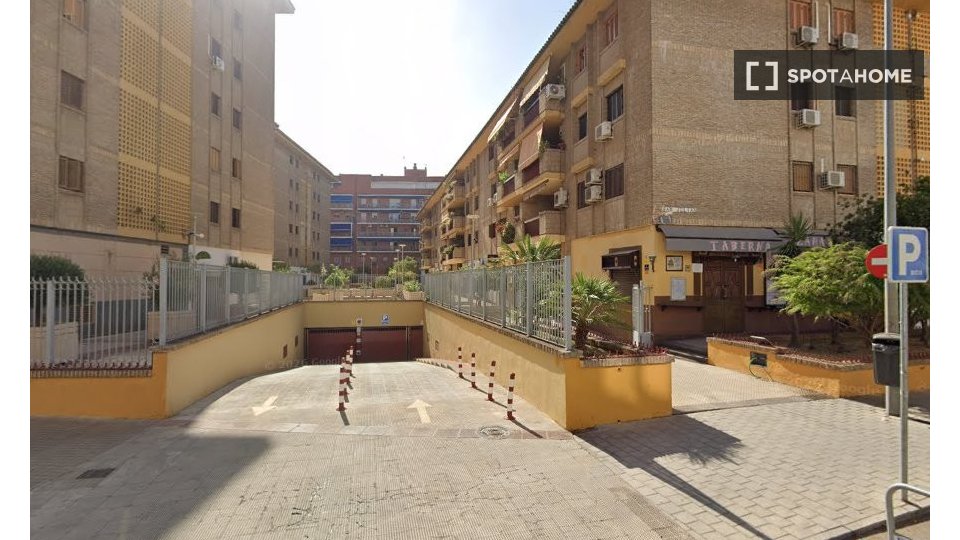 Apartment Seville, 3 beds, 56m² — photo 18