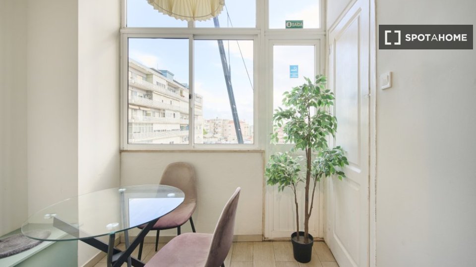 Double room Lisbon, 6 beds — photo 16