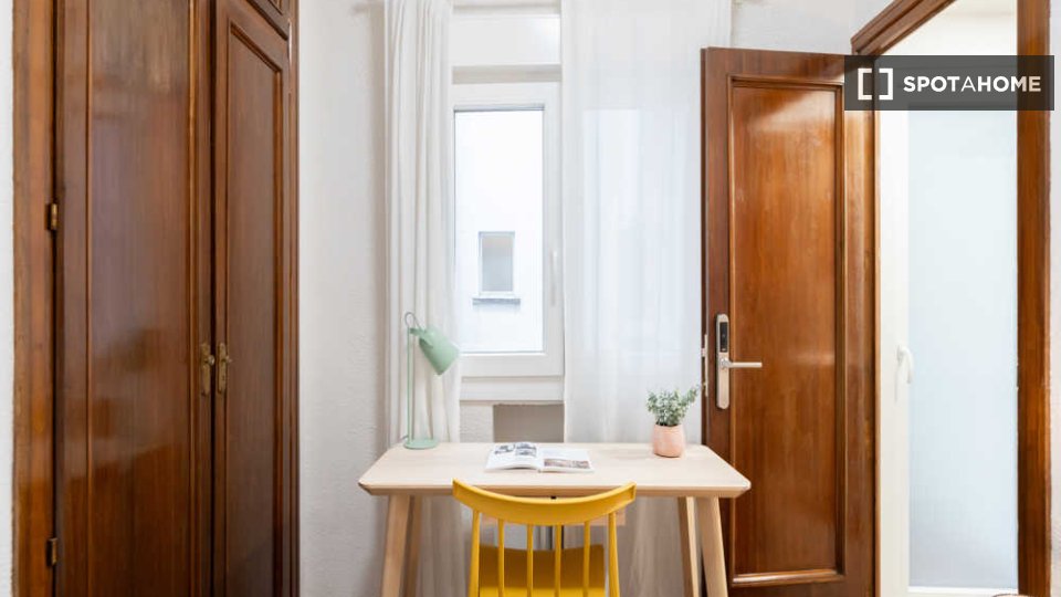 Double room Madrid, 6 beds — photo 32
