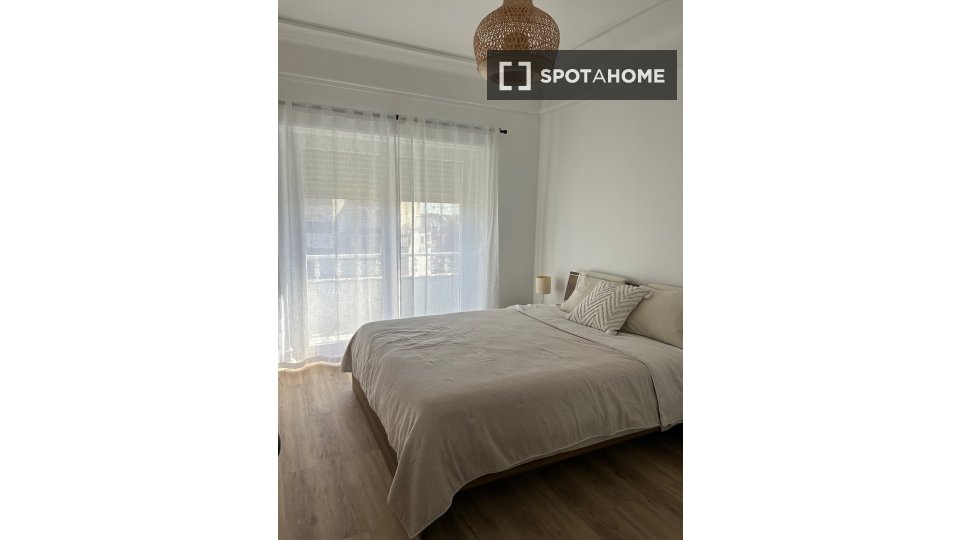Apartment Lisbon, 2 beds, 83m² — photo 18
