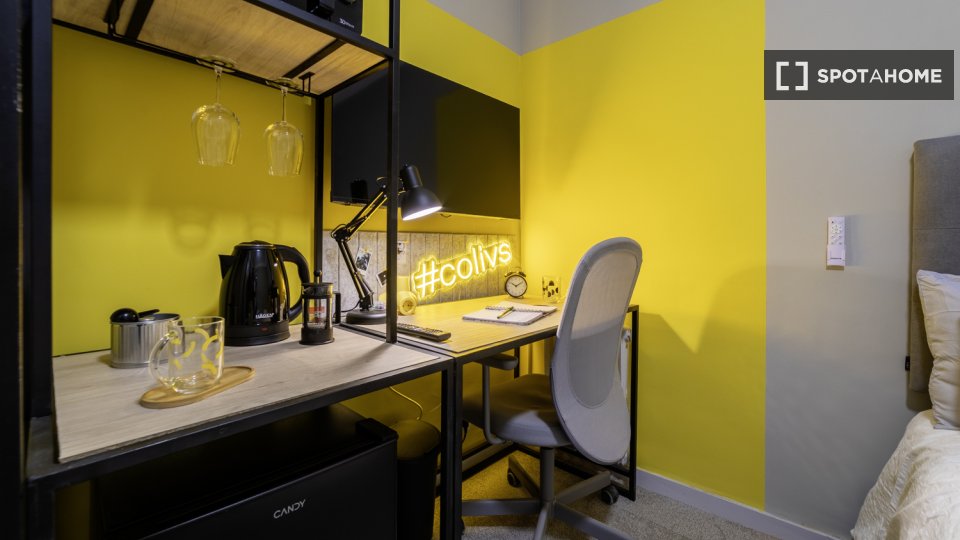 Double room Madrid, 7 beds, 157m² — photo 13