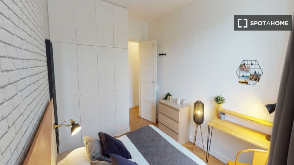 Room 6 guests, with wifi