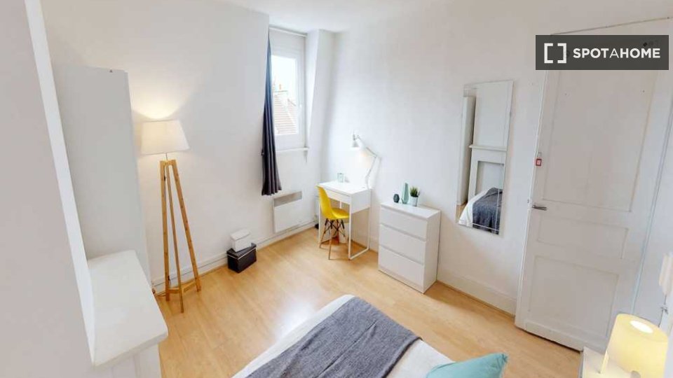 Double room Lille, 3 beds, 50m² — photo 4