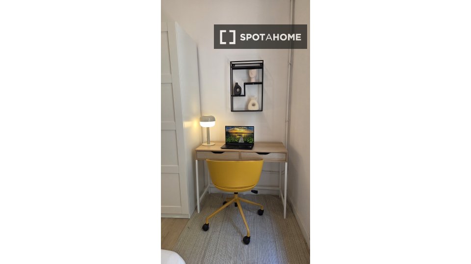 Double room Barcelona, 10 beds, 210m² — photo 1