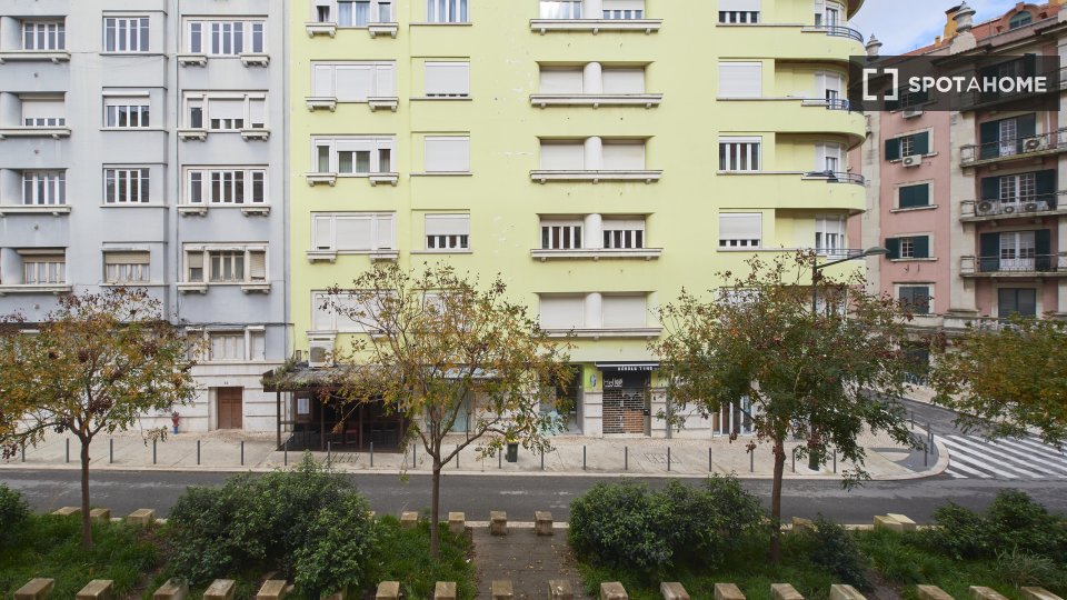 Double room Lisbon, 9 beds — photo 23